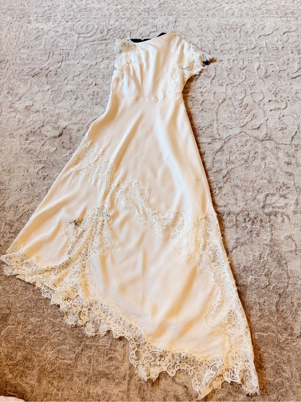 A.L.C. Alessia Textured Satin And Lace Maxi Dress - Picture 5 of 5